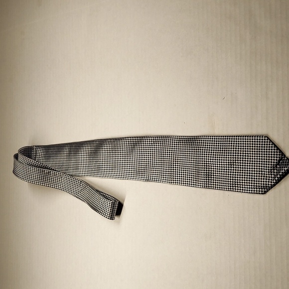 05.Alexander Julian Colors Necktie - Picture 3 of 9